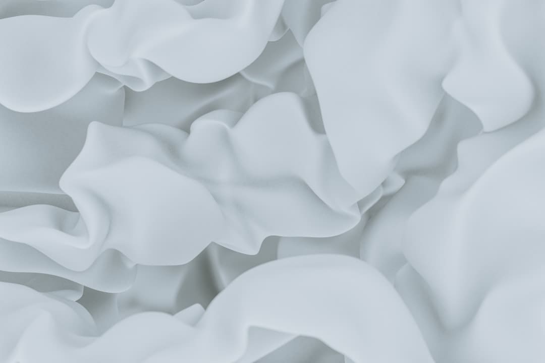 空中视角看北京雷暴:闪电在眼前划过云层